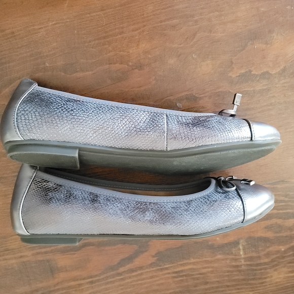 Vionic Women's Minna Metallic Ballet Flats SZ 9 - Picture 5 of 11